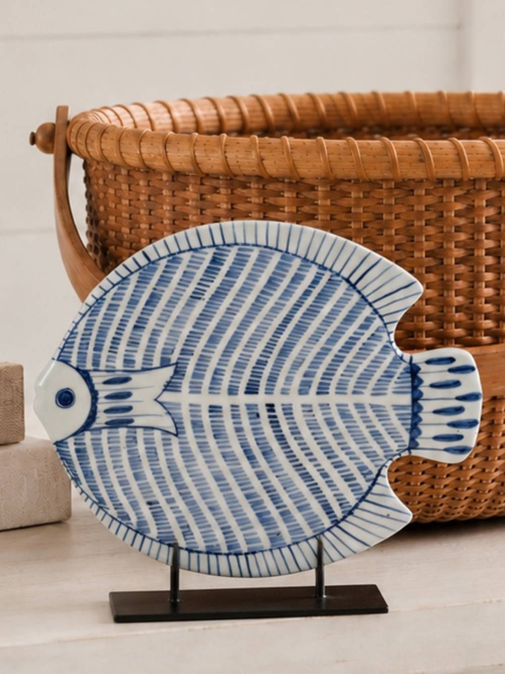 Ceramic Fish Trivet Knobler Blue White Vintage